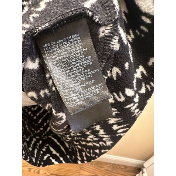 The North Face Black and White Zip Up Sweater Kids Size XL - Picture 4 of 6